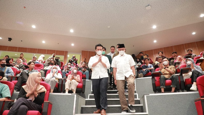 Bedah Buku Parlemen Jalanan, Wagub Emil Ajak Mahasiswa Bangun Keseimbangan Pengetahuan