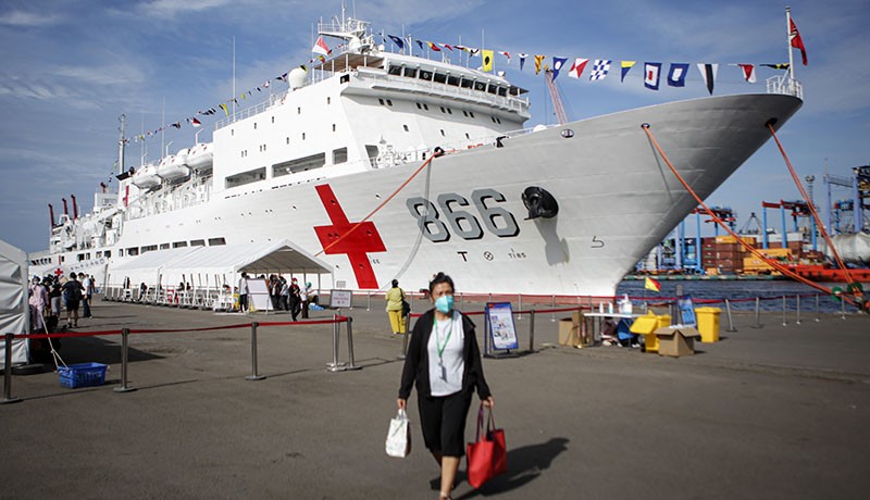 Kapal Peace Ark Tentara China Layani Pengobatan Gratis Warga Keturunan di Tanjung Priok - Bagian 2