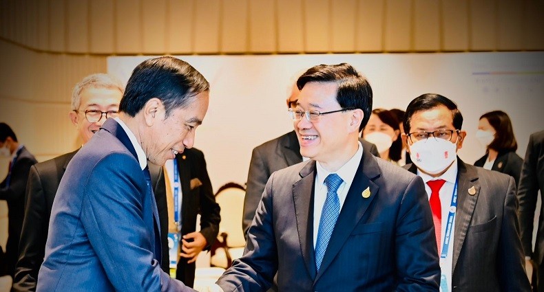 Bertemu Kepala Administrasi Hong Kong, Jokowi Apresiasi Perlindungan kepada WNI saat Covid-19