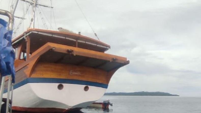 Kapal Wisata Kandas di Atas Karang Perairan Raja Ampat, Bawa Wisatawan Mancanegara