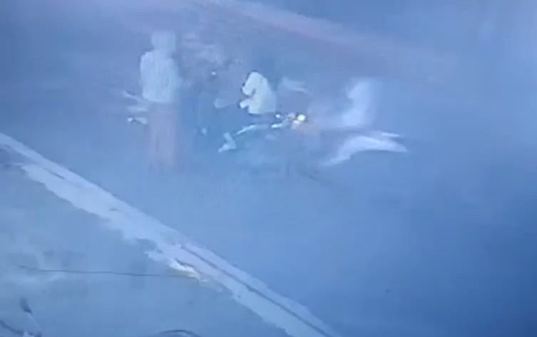 Tunggu Nasabah di Pinggir Jalan, Tas Wanita Ini Dijambret