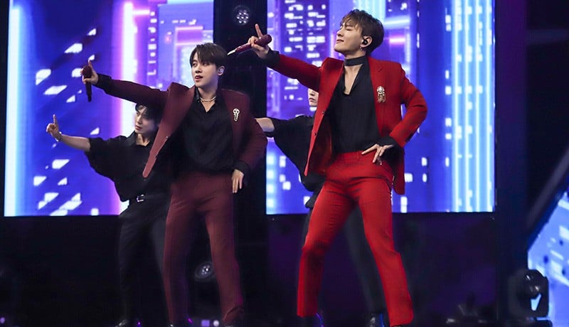 Penampilan Personel Boyband Korea iKon Meriahkan Grand Final TINBS 2022 - Bagian 1