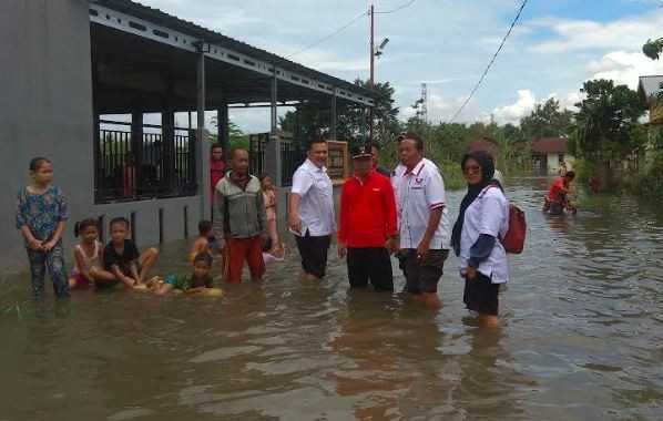 Perindo Bantu Korban Banjir di Sunggal Deliserdang, Kades: Semoga Bermanfaat