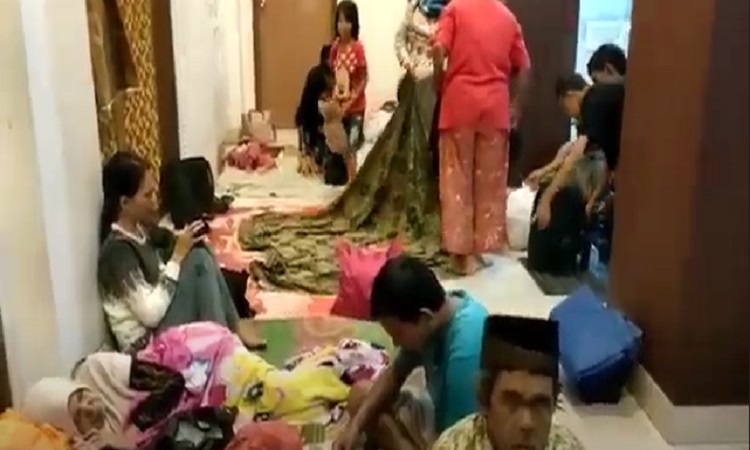 Korban Banjir di Makassar Masih Bertahan di Masjid Arrahman