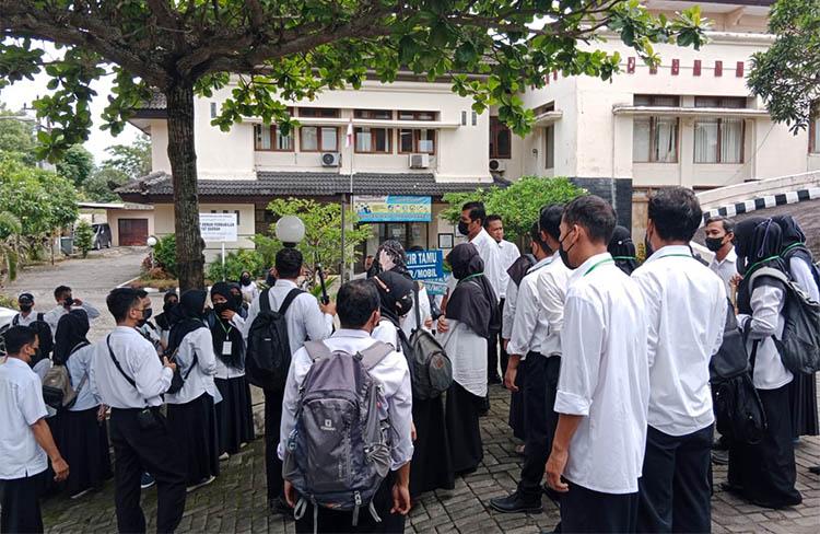 Tak Lolos Seleksi PPPK, 100 Guru Swasta di Kulonprogo Datangi DPRD 