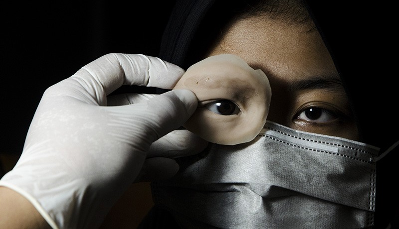 Membuat Bola Mata Palsu Seharga Rp9 Juta - Bagian 1