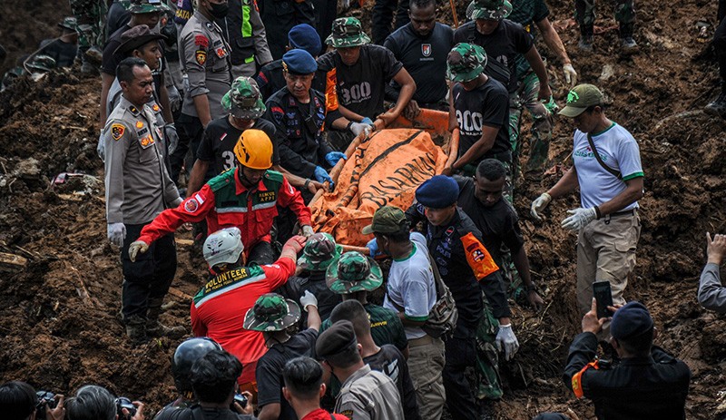 Proses Pencarian 30 Orang Korban Gempa Cianjur  - Bagian 1