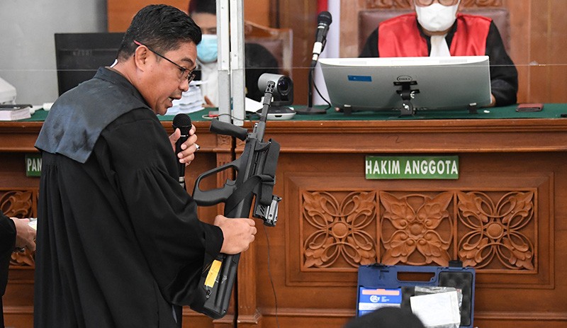 Ini Barbuk Senjata Api di Sidang Pembunuhan Brigadir J, Ada Steyr AUG dan HS - Bagian 1