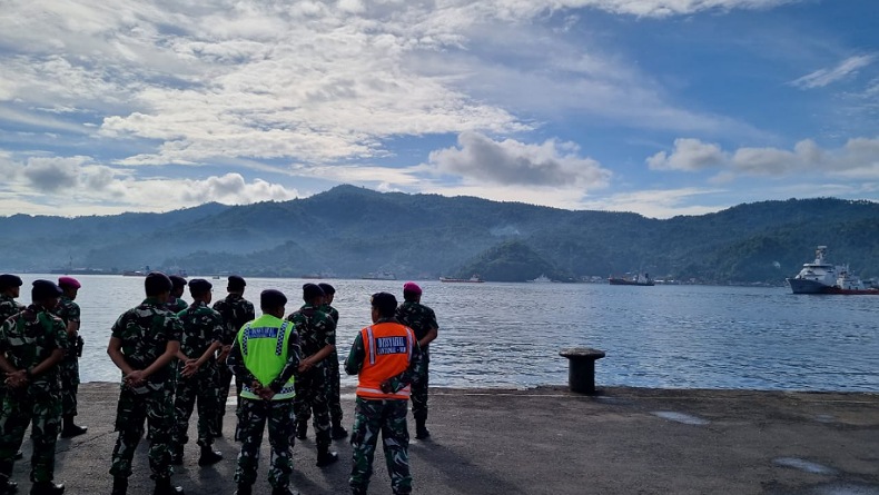 title Kapal Perang I Gusti Ngurah Rai-332 Sandar di Bitung, Ada Apa? Kapal Perang I Gusti Ngurah Rai-332 Sandar di Bitung, Ada Apa?