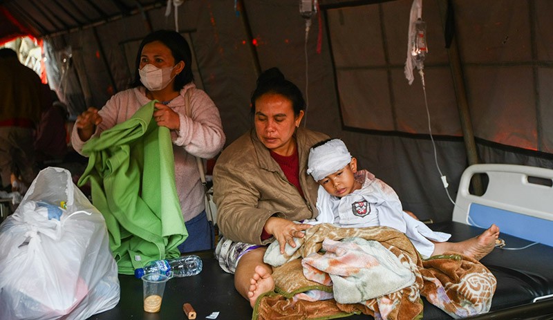 Update Suasana Cianjur Pagi Ini, Ratusan Korban Gempa Dirawat di Halaman RSUD - Bagian 3