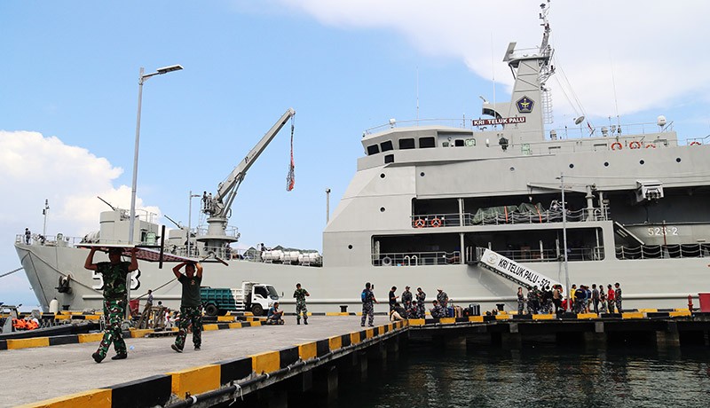 KRI Teluk Palu Bawa 1.308 Prajurit TNI AL Meriahkan Sail Tidore 2022 - Bagian 2