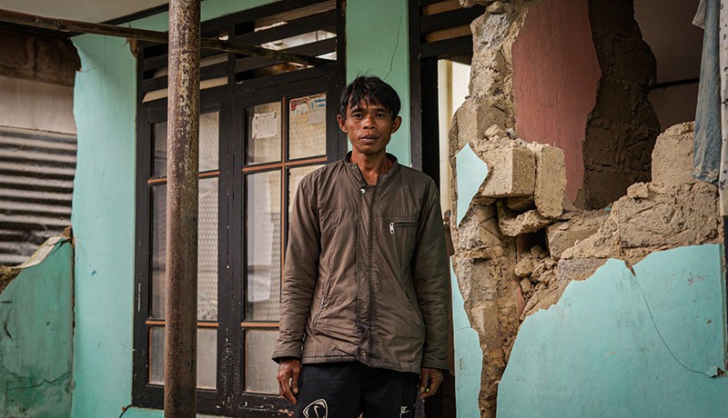 Korban Gempa Cianjur Belum Terima Bantuan, Warga Patungan Buat Tenda Darurat - Bagian 2
