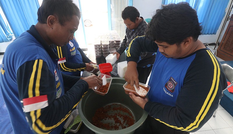 1,5 Kuintal Sambal Pecel Dikirim untuk Campuran Makanan Korban Gempa Cianjur - Bagian 3