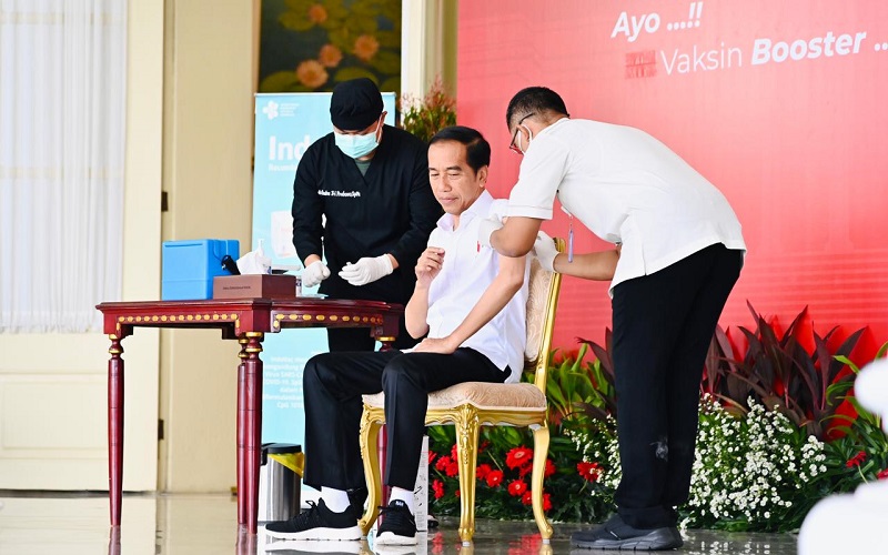 Presiden Jokowi Ajak Masyarakat Vaksinasi Booster Covid-19: Agar Imunitas Kita Terjaga