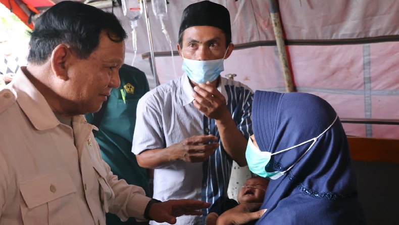 Menhan Prabowo Serahkan Bantuan Sosial untuk Korban Gempa Cianjur