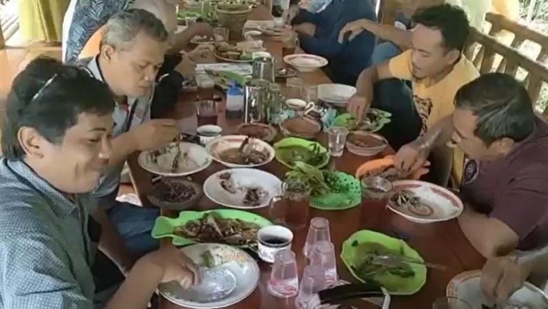 Menikmati Kuliner Seafood di Pegunungan Cilacap, Bikin Bersantap Semakin Enak