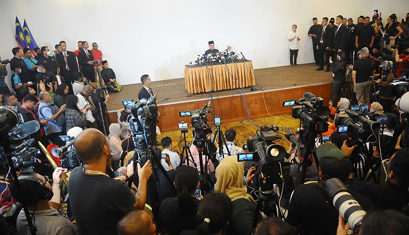 Foto Anwar Ibrahim Resmi Menjadi Perdana Menteri Malaysia  - Bagian 2