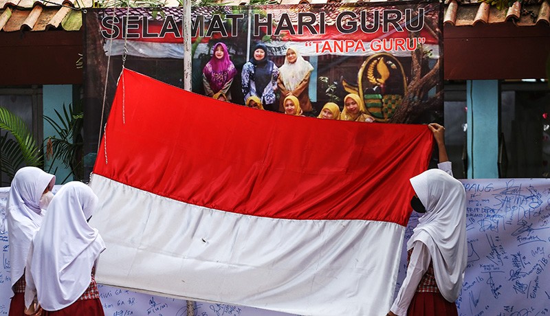 Siswa SD di Depok Peringati Hari Guru Tanpa Kehadiran Guru, Wali Murid Menangis - Bagian 3