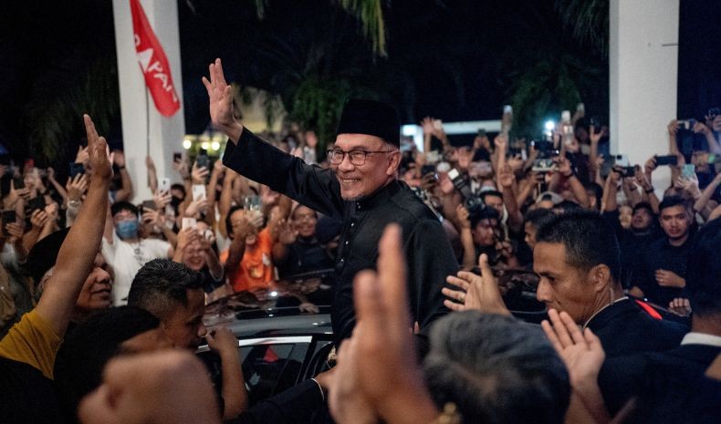 Anwar Ibrahim Murka Dituduh sebagai Agen Israel, Minta Polisi Bertindak