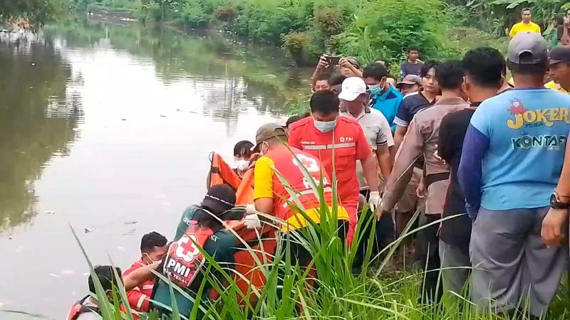 Tegal Gempar, Mayat Perempuan Ditemukan Mengapung di Sungai Kemiri