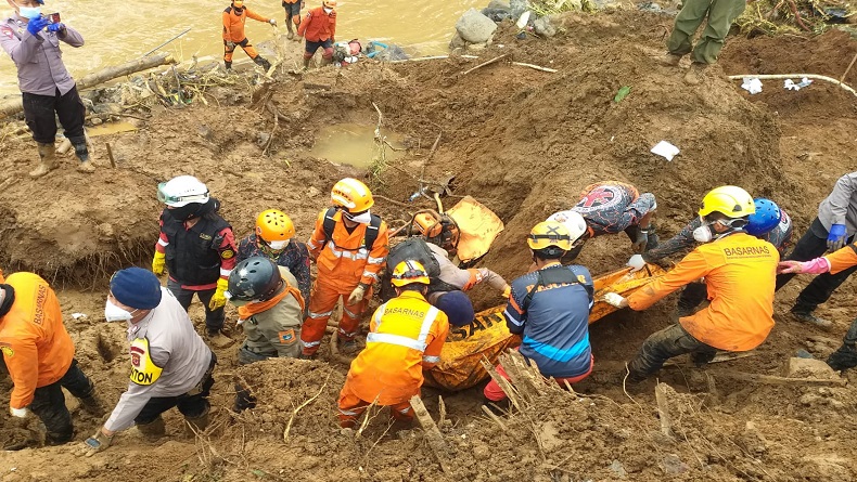 Lokasi Longsor Diguyur Hujan, Pencarian Korban Gempa Cianjur Dihentikan