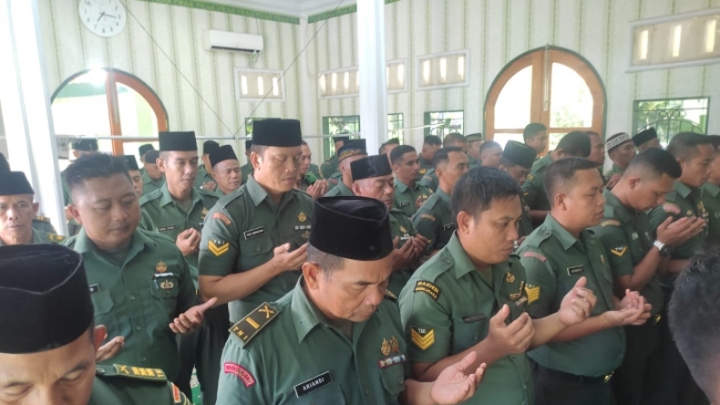 Prajurit Kodim 0415/Jambi Gelar Salat Gaib, Yassin dan Tahlil untuk Korban Gempa Cianjur