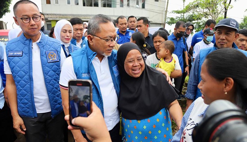 Temui Korban Gempa Cianjur, Mendag Zulhas Beri Bantuan Rp2,5 M, Sembako-Uang Tunai Rp500.000 per KK - Bagian 3