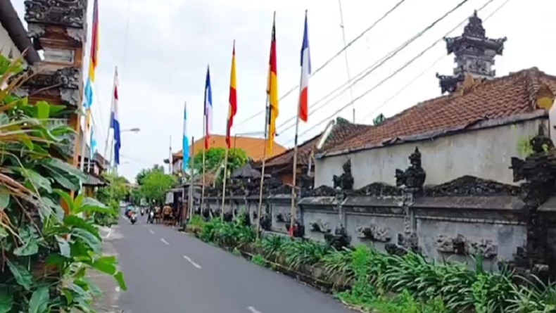 Demam Piala Dunia, Kampung di Bali Pasang Bendera Negara Para Kontestan
