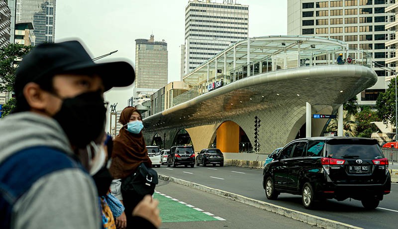 Foto Halte TransJakarta Tosari Mirip Kapal Pesiar  - Bagian 3