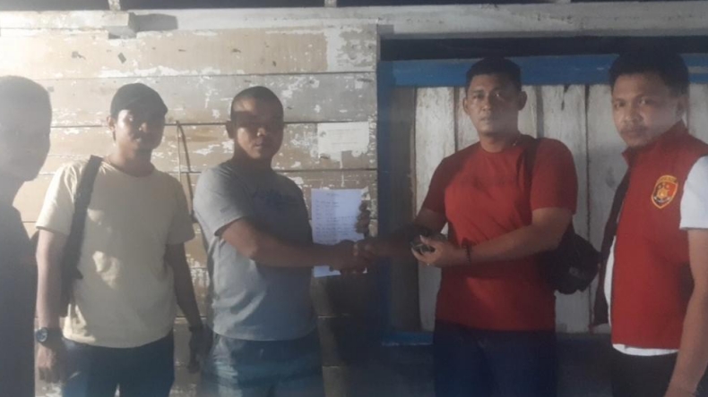 Tanpa Paksaan, 2 Warga Merangin Serahkan Senpi Rakitan ke Polisi