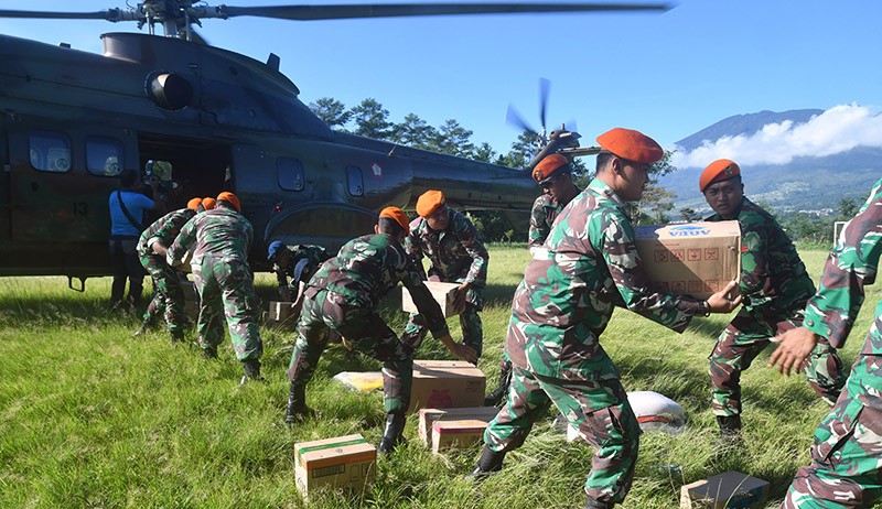 TNI AU Kirim 19,5 Ton Bantuan Melalui Jalur Udara untuk Korban Gempa Cianjur - Bagian 2