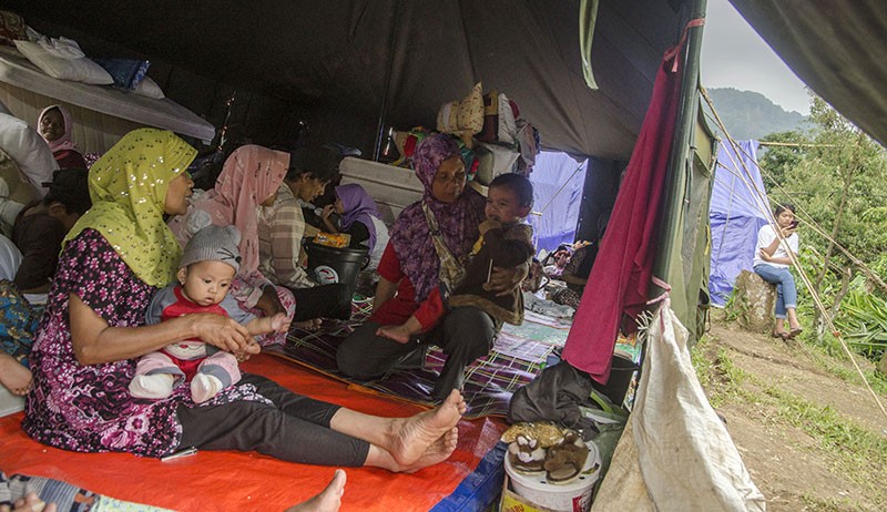 Dukcapil Kunjungi Tenda Pengungsi di Cianjur Terbitkan Ratusan Akta Kematian dan e-KTP