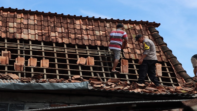 Ratusan Rumah di Demak Rusak Diterjang Angin Puting Beliung