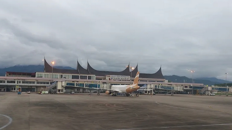 Geger Tarif Parkir di Bandara Minangkabau Rp372.000, Pembayaran Transfer ke Rekening Petugas