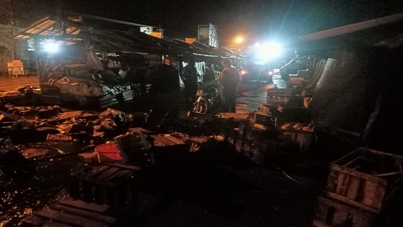 Korsleting Listrik, 3 Kios Buah di Semarang Ludes Terbakar