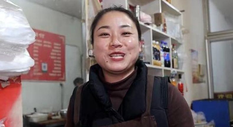  Wanita dengan Penghasilan Rp218 Juta per Bulan Ini Rela Tinggal di Kontrakan Kecil, Ternyata karena Ini...