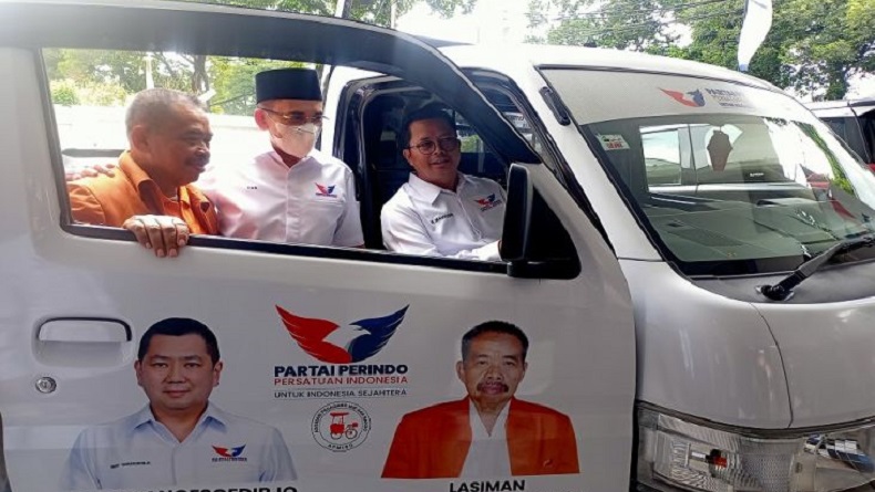 Partai Perindo Bagikan Mobil Penggiling Daging, TGB Harap Maksimalkan Pendapatan Pedagang