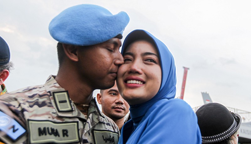Suasana Haru Pelepasan 119 Prajurit TNI Jalani Misi Perdamaian ke Lebanon - Bagian 5