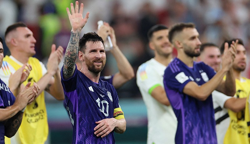 Ekspresi Lionel Messi Gagal Penalti, tapi Argentina Lolos Babak 16 Besar - Bagian 3