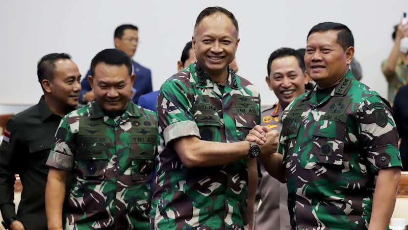Momen Para Jenderal Berikan Selamat kepada Calon Panglima TNI Laksamana Yudo Margono - Bagian 1