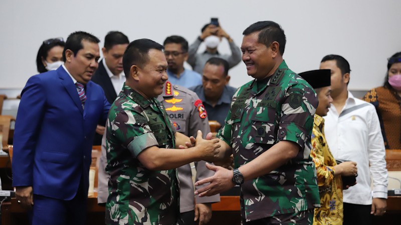 Momen Para Jenderal Berikan Selamat kepada Calon Panglima TNI Laksamana Yudo Margono - Bagian 3