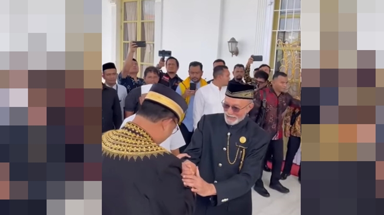title Sambut Kedatangan Anies Baswedan, Wali Naggroe Aceh: Welcome Sambut Kedatangan Anies Baswedan, Wali Naggroe Aceh: Welcome