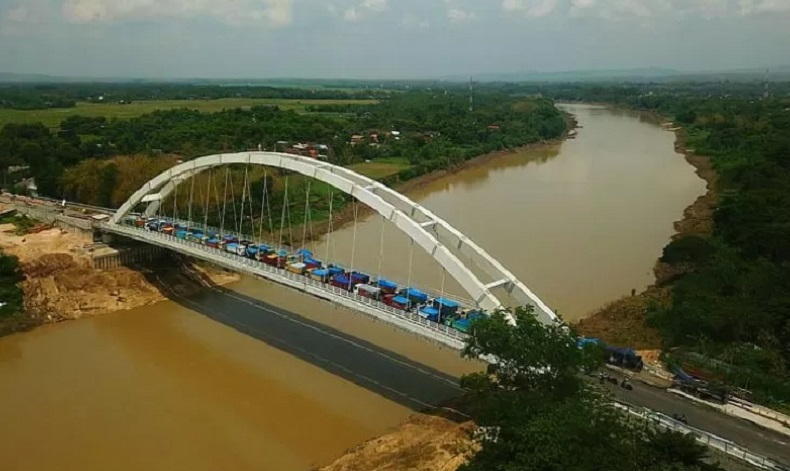 4 Sungai Terpanjang di Pulau Jawa, Nomor 1 Jadi Jalur Transportasi