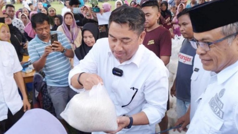 Warga Bone Bolango Serbu Pasar Murah, Ada Subsidi Sembako Rp100.000