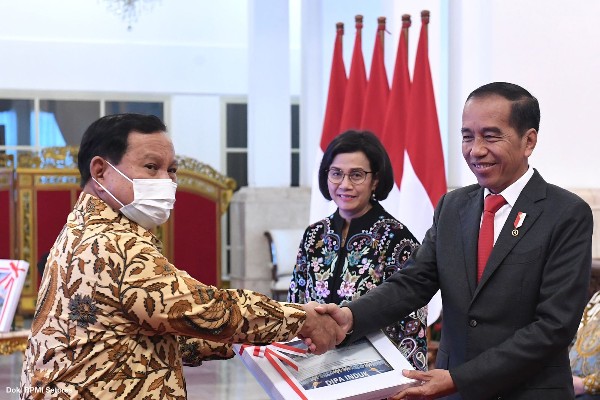 Kemhan Raih WTP 4 Kali Beruntun, Prabowo Terima DIPA 2023 dari Presiden Jokowi