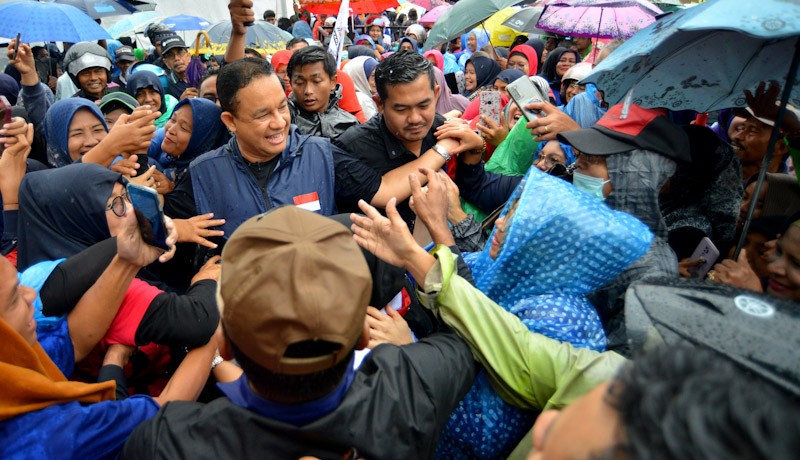 Antusiasme Warga Padang Sambut Anies Baswedan di Tengah Hujan Deras - Bagian 2