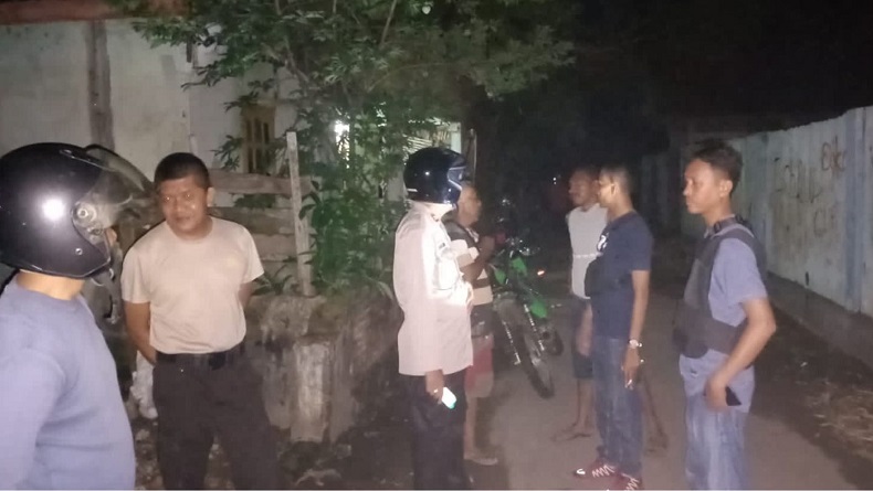 Diduga Jual Gadis Muda, Muncikari dan Keluarganya di Kota Bima Dikepung Warga