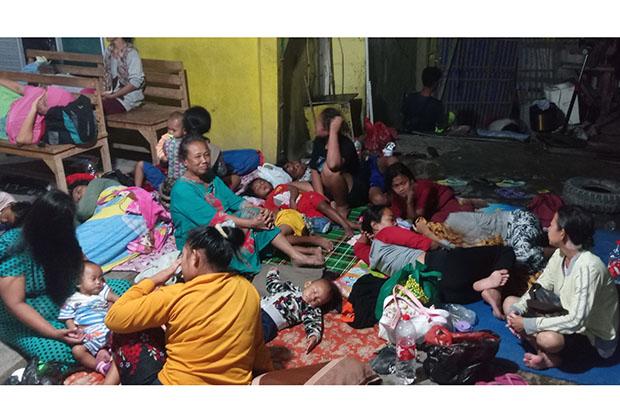Belasan Warga Korban Banjir di Cikarang Utara Bekasi Mengungsi 