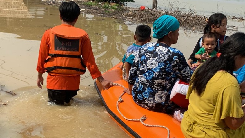 Banjir Rendam 232 Rumah di Karawang, 698 Warga Terdampak