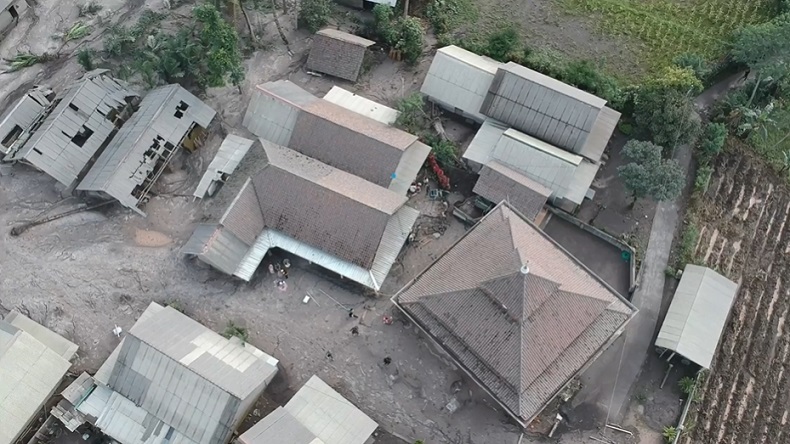 Gunung Semeru Erupsi, Puluhan Rumah di 2 Dusun Rusak Parah Tertimbun Material Vulkanik